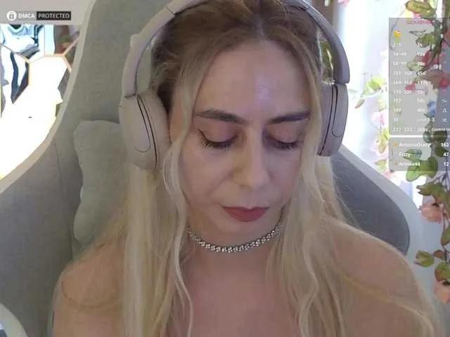 -Light-Fury- on BongaCams