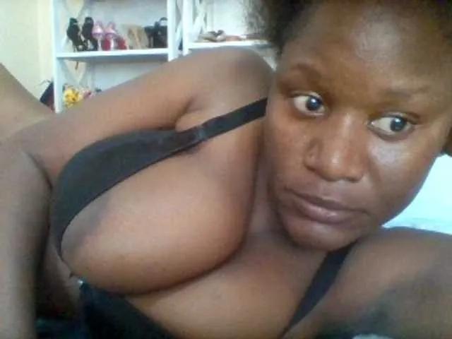 BoobieQueen on BongaCams 