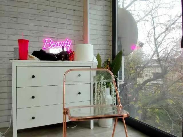 BritneyCharm — Freechat on BongaCams