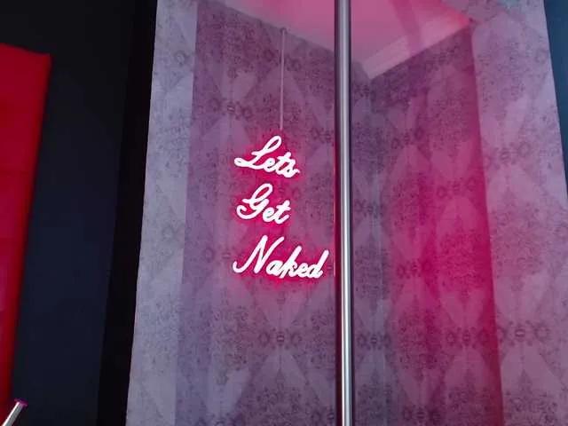 CrystalBrooke3x — They excite me hot and little dirty words. I love that they submit me, go out and tie me.