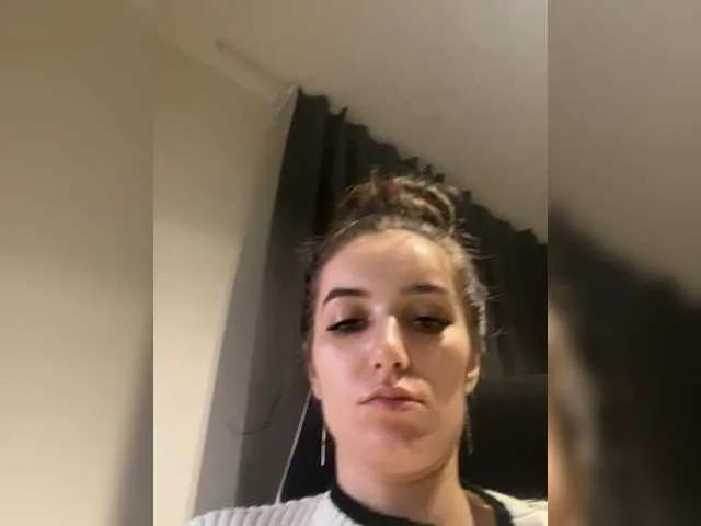 DaryaStars on BongaCams