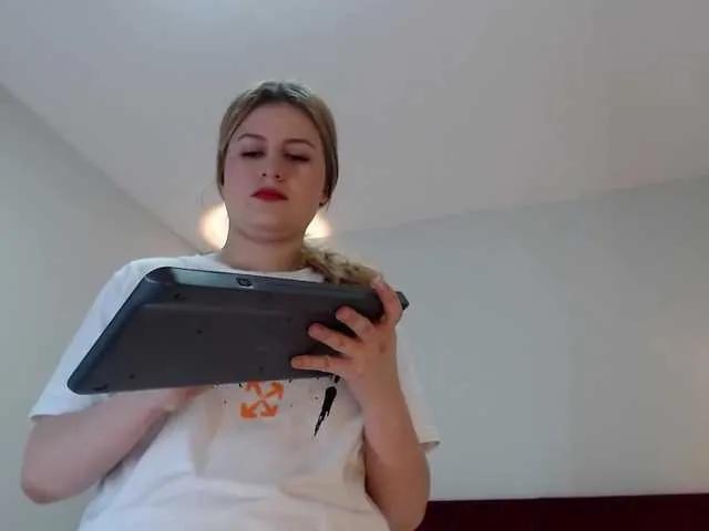 Emma-Blonde on BongaCams 