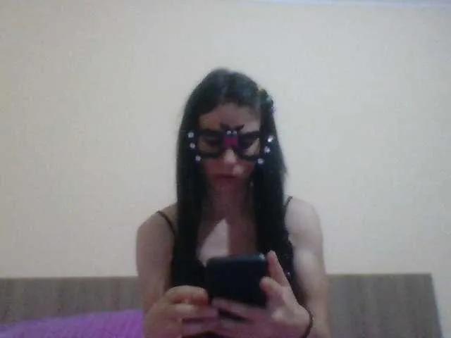 Evelynevasara1 on BongaCams 