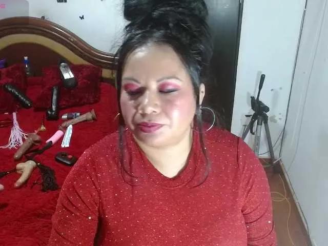 Keilly-Rosse — Boys with fantasies and fetishes turn me on, chivalrous and generous, good treatment turns me on and that they play with my lush ,machine And be as naughty and have a good chemistry in connection in what we do