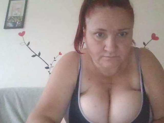 LaraXXX33 on BongaCams 