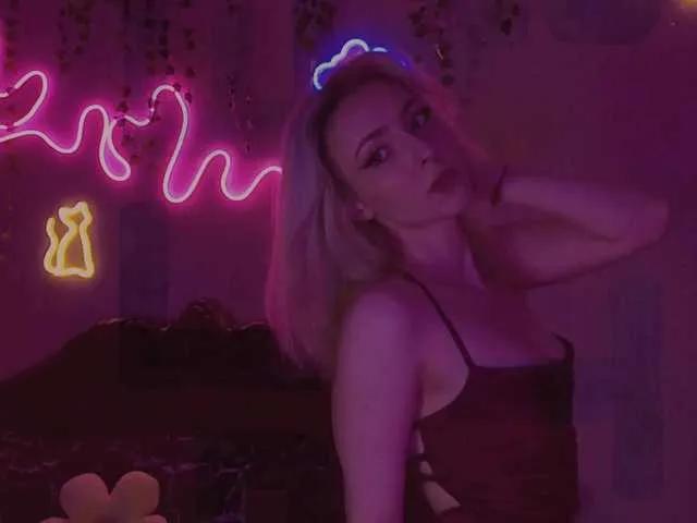 LollyGirlMoon on BongaCams 
