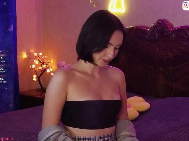 LollyGirlMoon on BongaCams 