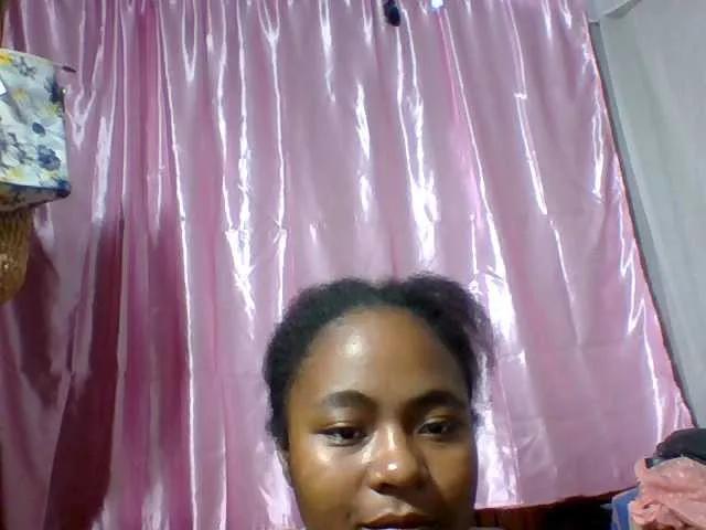 Mathildahh on BongaCams