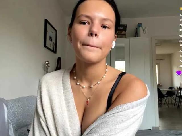 MerleRusson — I'm deeply turned on when passion is expressed in every touch and glance. I melt from tenderness andCertainly! Here's the translated, more erotic version of the text in English:

