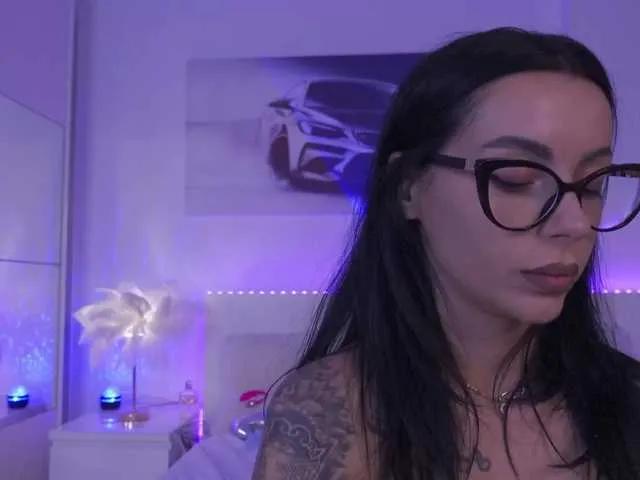 Oddetteblackk1 on BongaCams 
