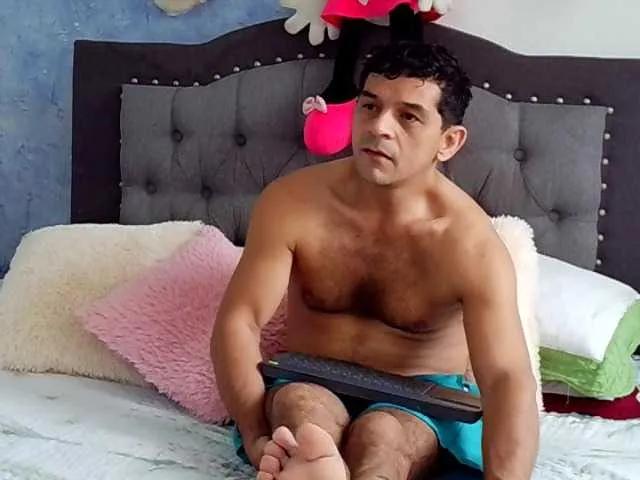 Sharit-Latina — Men determined with a lot of initiative