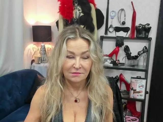 soft-crystal on BongaCams