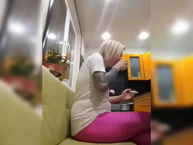 TilyTily — Cunnilingus, masturbation, cocks, cum, squirting, fetishes