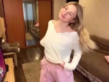 deonnagarn — Goal: Boobs Bounce  #18 #new #lovense #blonde #cute [33 tokens remaining]