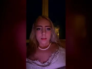 latenightkash model from cb