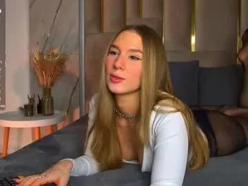 lesliemines — FAV 9,100, 200 one step closer to cumming - Goal: APPLY OIL ON MY BELLY [204 tokens left] #blonde #stockings #skinny #pantyhose #bigboobs