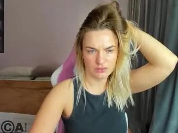 mariel_lie — GOAL: Look what under my skirt [55 tokens remaining] Welcome to my room!Private open,play with me! #new #lovense #bigass #squirt #bigboobs