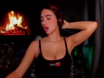 r_a_v_e_n on Chaturbate 