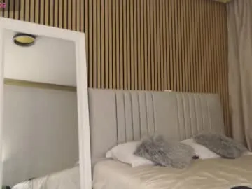 sensualhallie on Chaturbate