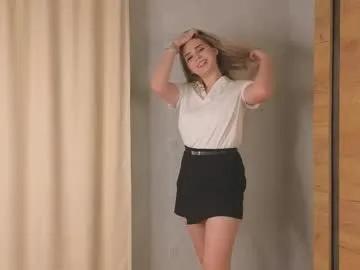 stormymuse — Hey guys! My name Luna , i'm from Italy. My goal: I'm back #shy #cute #18 #teen #bigboobs [25 tokens remaining]