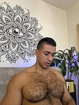 aaroncolombia on StripChat 