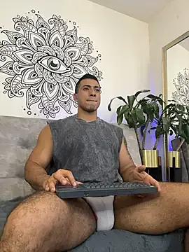 aaroncolombia on StripChat 