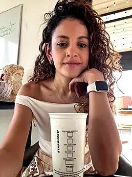 alana15 on StripChat 