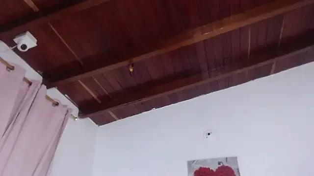 Amara_Red on StripChat 