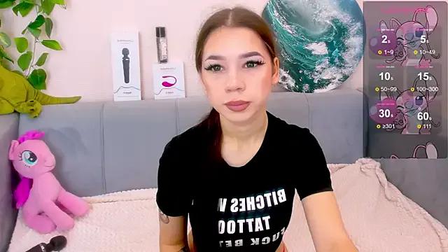 Amina_XDoll — ADD OIL ON ASS AND SPANK IT