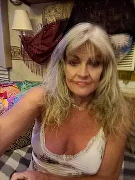 annika_lately on StripChat 