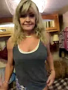 annika_lately on StripChat 