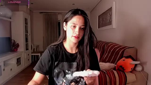 bella_apont on StripChat 