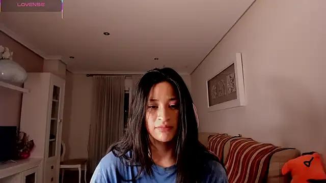 bella_apont on StripChat 