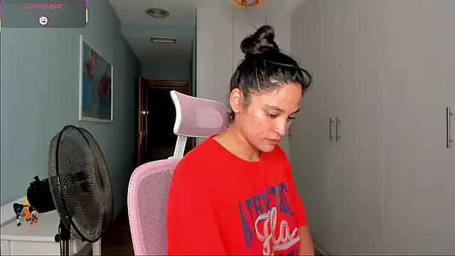 bella_apont on StripChat 