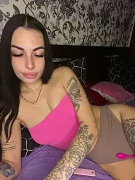 Bella_R0se on StripChat 