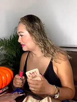 BunnyGlow50 on StripChat 