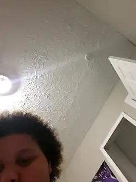 chocolate_bella on StripChat 