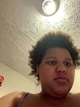 chocolate_bella on StripChat 