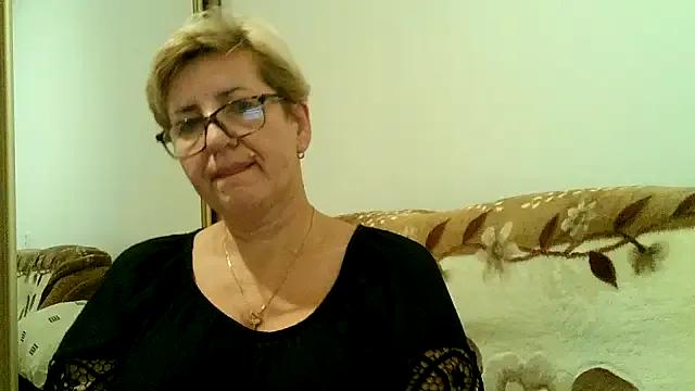 Dana4921 on StripChat 