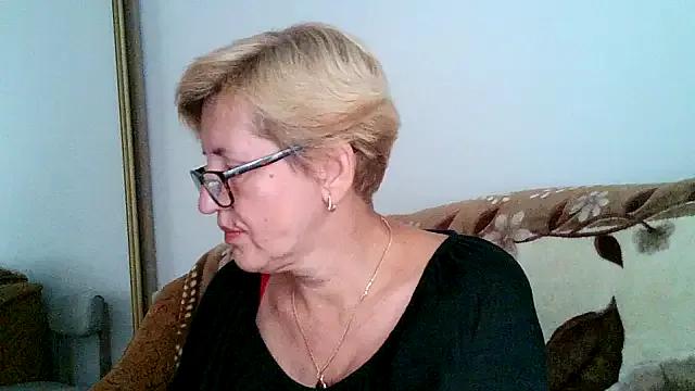 Dana4921 on StripChat 