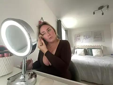 Elliemaee on StripChat 