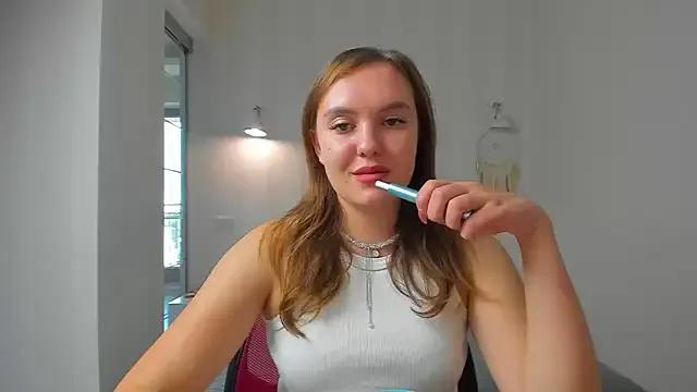 EmmaNorman on StripChat 