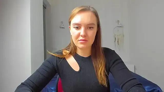 EmmaNorman on StripChat 