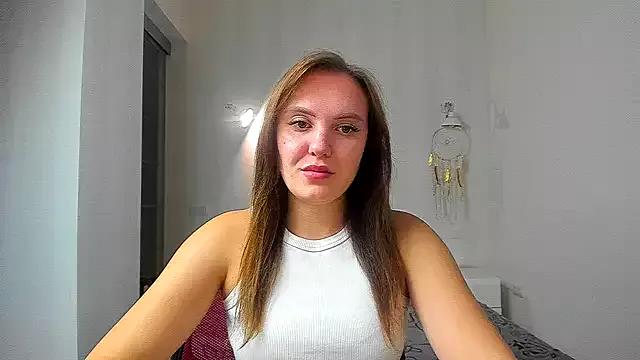 EmmaNorman on StripChat 