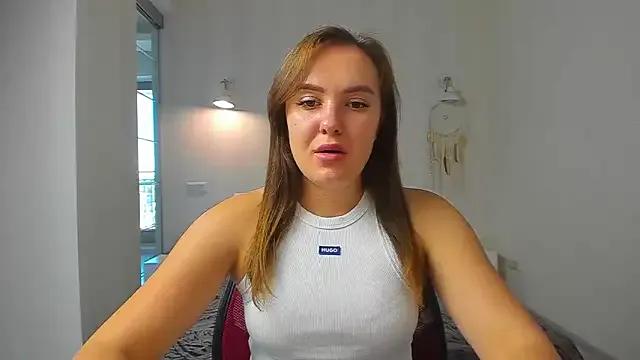 EmmaNorman on StripChat 