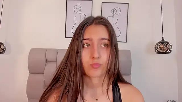 Hanna_Evans__ on StripChat 