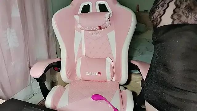 Helen-Tran on StripChat 