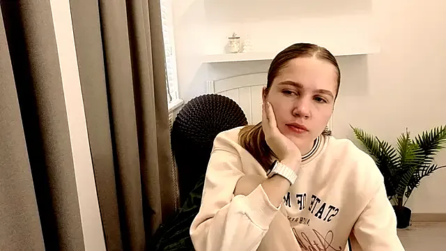 Just_L0VE_me model from sc