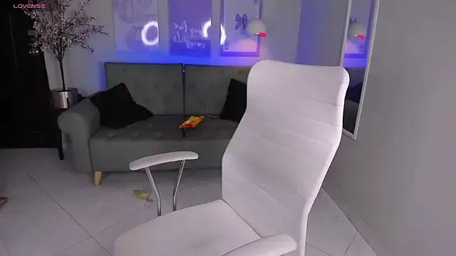 kayla_hasab — spanks my ass