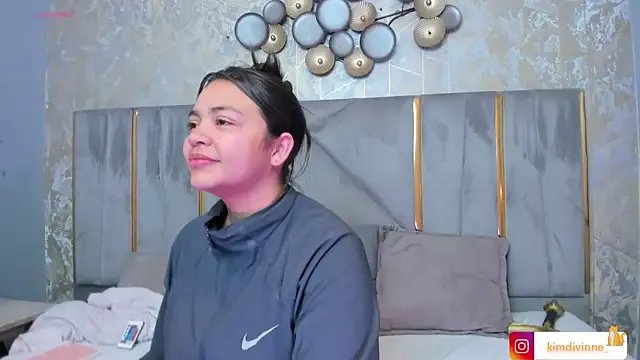 KimDevinne on StripChat